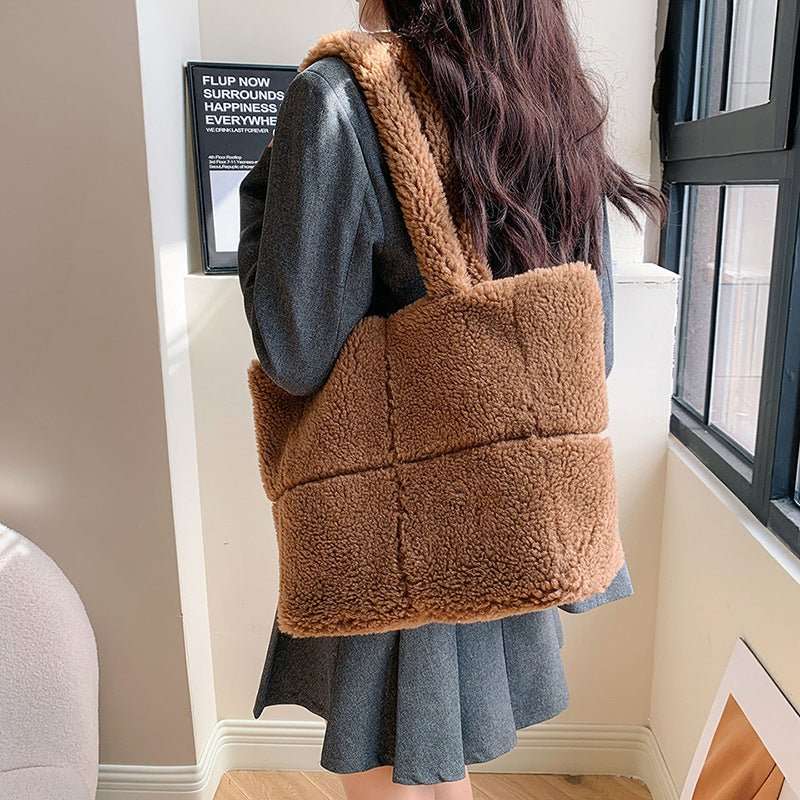 Women's Designer Luxury Plush Bag Winter Fashion Cute Tote Handbags Large Capacity Portable Single Shoulder Furry Bags - Curated Sparkle Parlor
